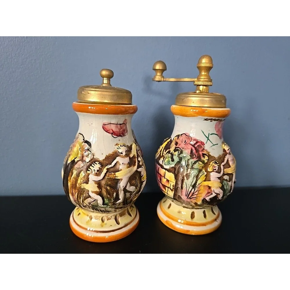 Capodimonte Porcelain Salt Shaker Pepper Mill Cherubs‎ Angels Italy Vintage